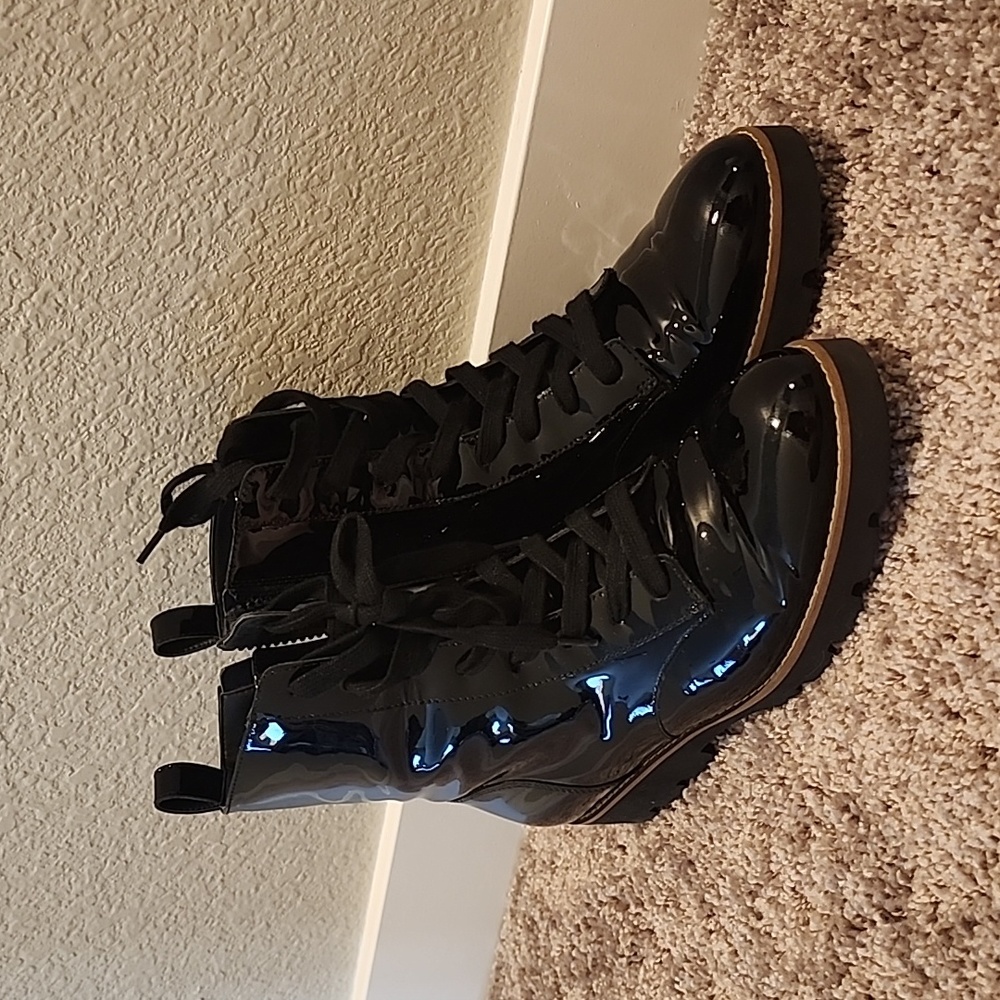 Vionic Lani Boots